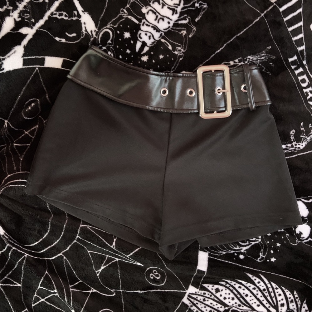 🖤 VINTAGE Edgy Moto Shorts 🖤